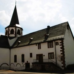Sie sehen die Kirche St. Simon & Judas im Ortsteil Blankenau.
